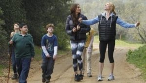 Modern Family 2×21 online sa prevodom