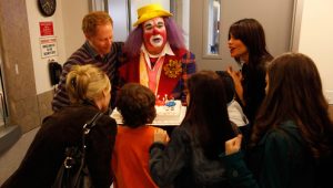 Modern Family 1×9 online sa prevodom