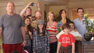 Modern Family 1×23 online sa prevodom