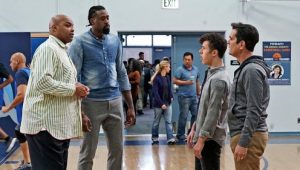 Modern Family 8×16 online sa prevodom