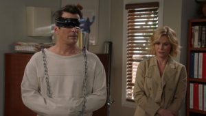 Modern Family 8×17 online sa prevodom