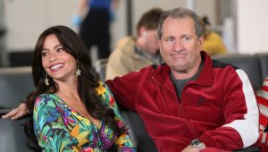 Modern Family 1×22 online sa prevodom