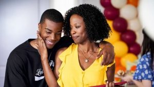 All American: 1×5 online sa prevodom